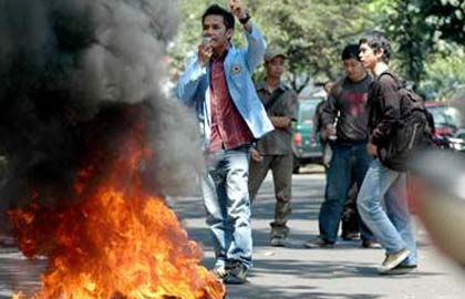 50demo-mahasiswa.jpg