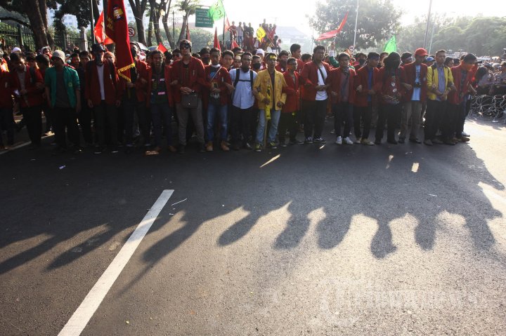 55demo-mahasiswa-peringati-harkitnas-di-istana-merdeka_20150520_185614.jpg