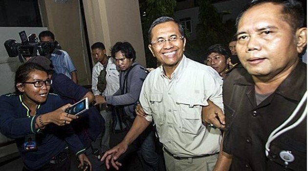 70uploads--1--2015--06--38966-dahlan-iskan-tersangka-siap-dipenjara-demi-rakyat-jadi.jpg