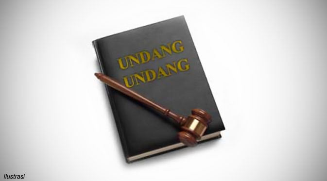 55undang-undang-xyz-121004b.jpg