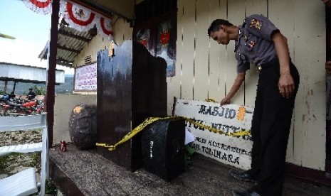 75masjid-papua.jpg