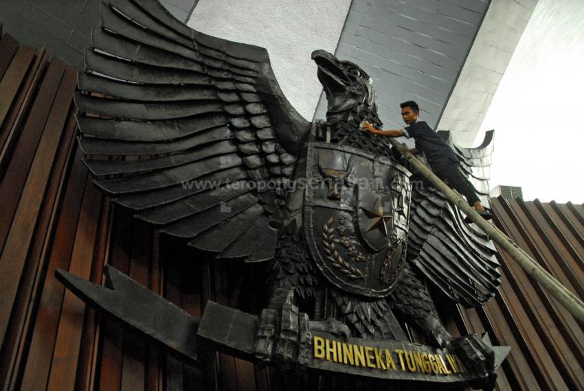 98burung_garuda.jpg