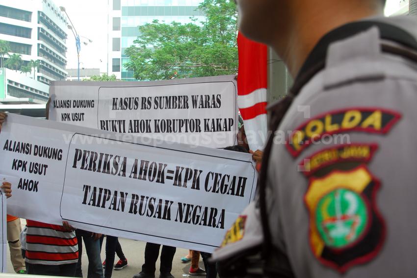 77DEMO_LAPORKAN_AHOK.jpg