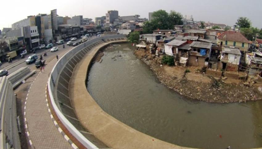 75kali_ciliwung.jpg