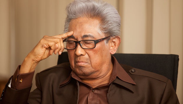 72adnan-buyung.jpg