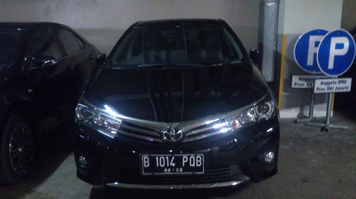 17Foto-mobil-dinas-yang-sudah-dirubah-warna-plat.jpg