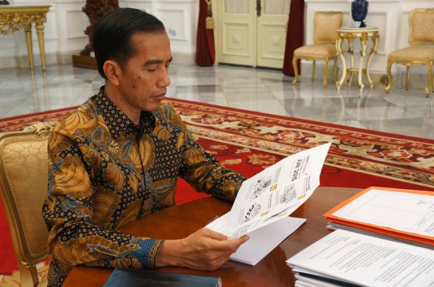 24Jokowi-facebook.jpg