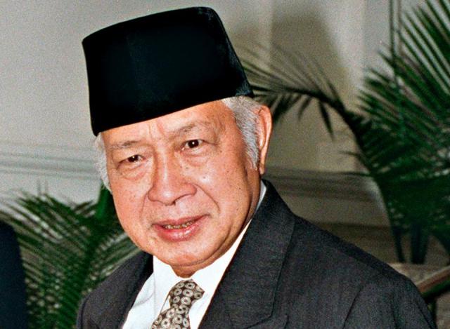 32soeharto-presiden.jpg