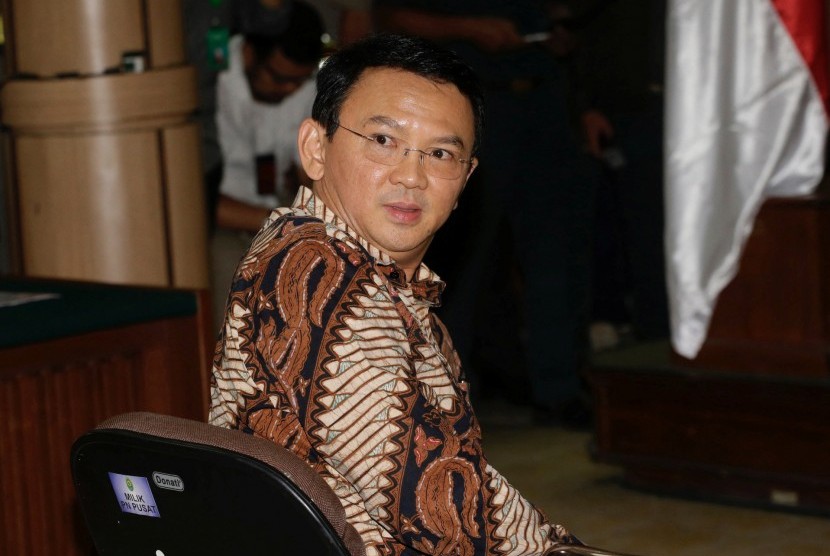 68Ahok-sidang.jpg