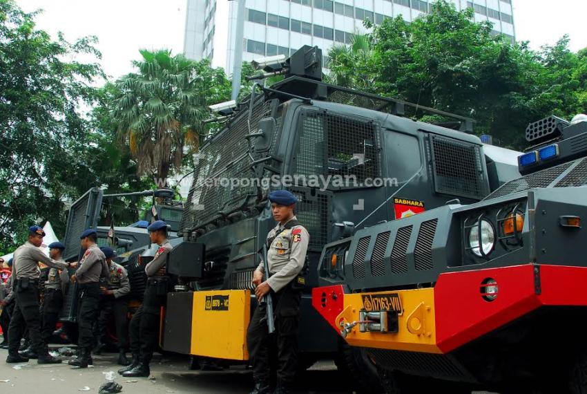 21polisi-pengamanan-ts.jpg