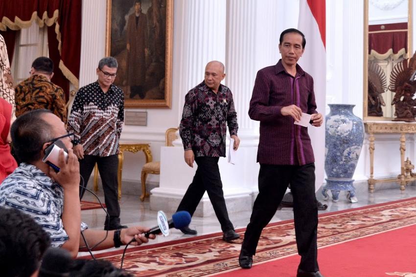 83JOKOWIBAWAKERTAS.jpg