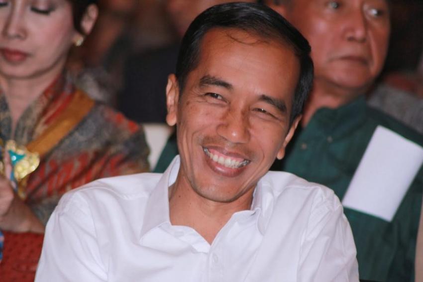 5jokowi-tertawa.jpg