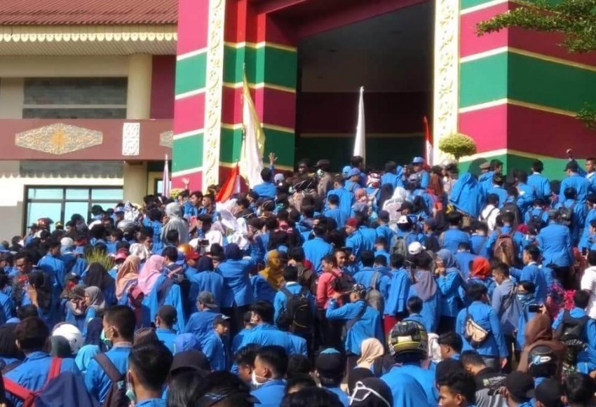 8Mahasiswa-Riau.jpg.jpg